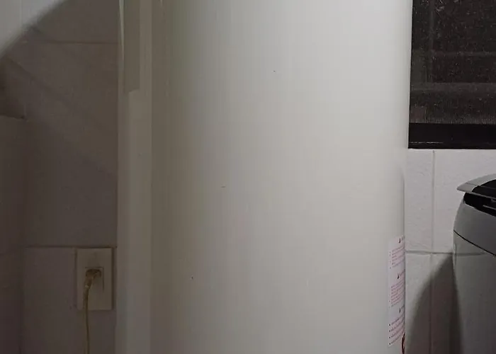 2 Bedroom 2 Full Bathrooms, With Feels And A Jet Tub Apartment *
