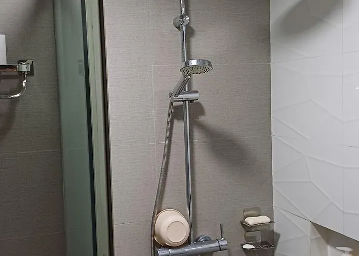 2 Bedroom 2 Full Bathrooms, With Feels And A Jet Tub Apartment Manila