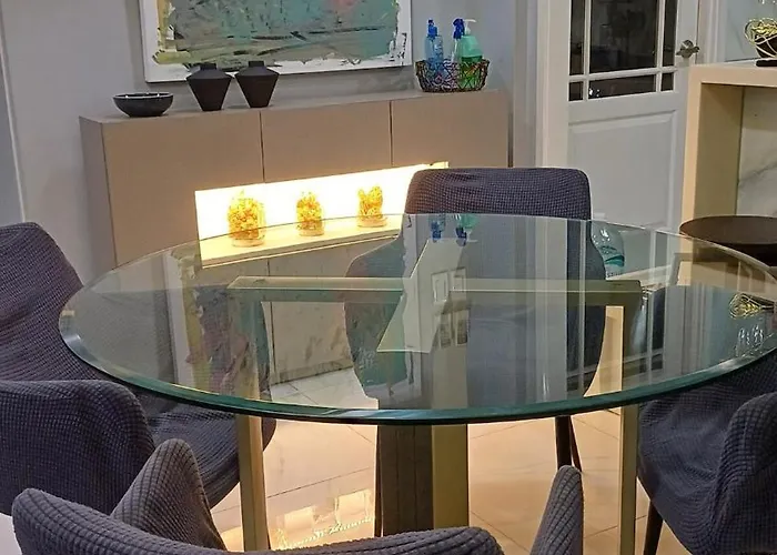 2 Bedroom 2 Full Bathrooms, With Feels And A Jet Tub *