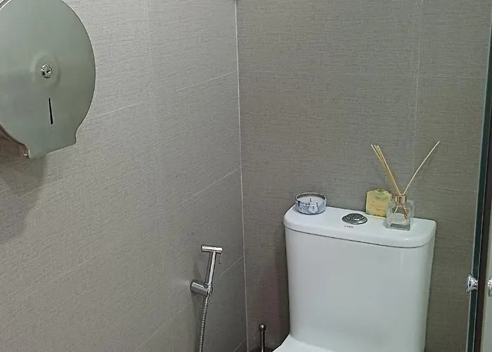 2 Bedroom 2 Full Bathrooms, With Feels And A Jet Tub